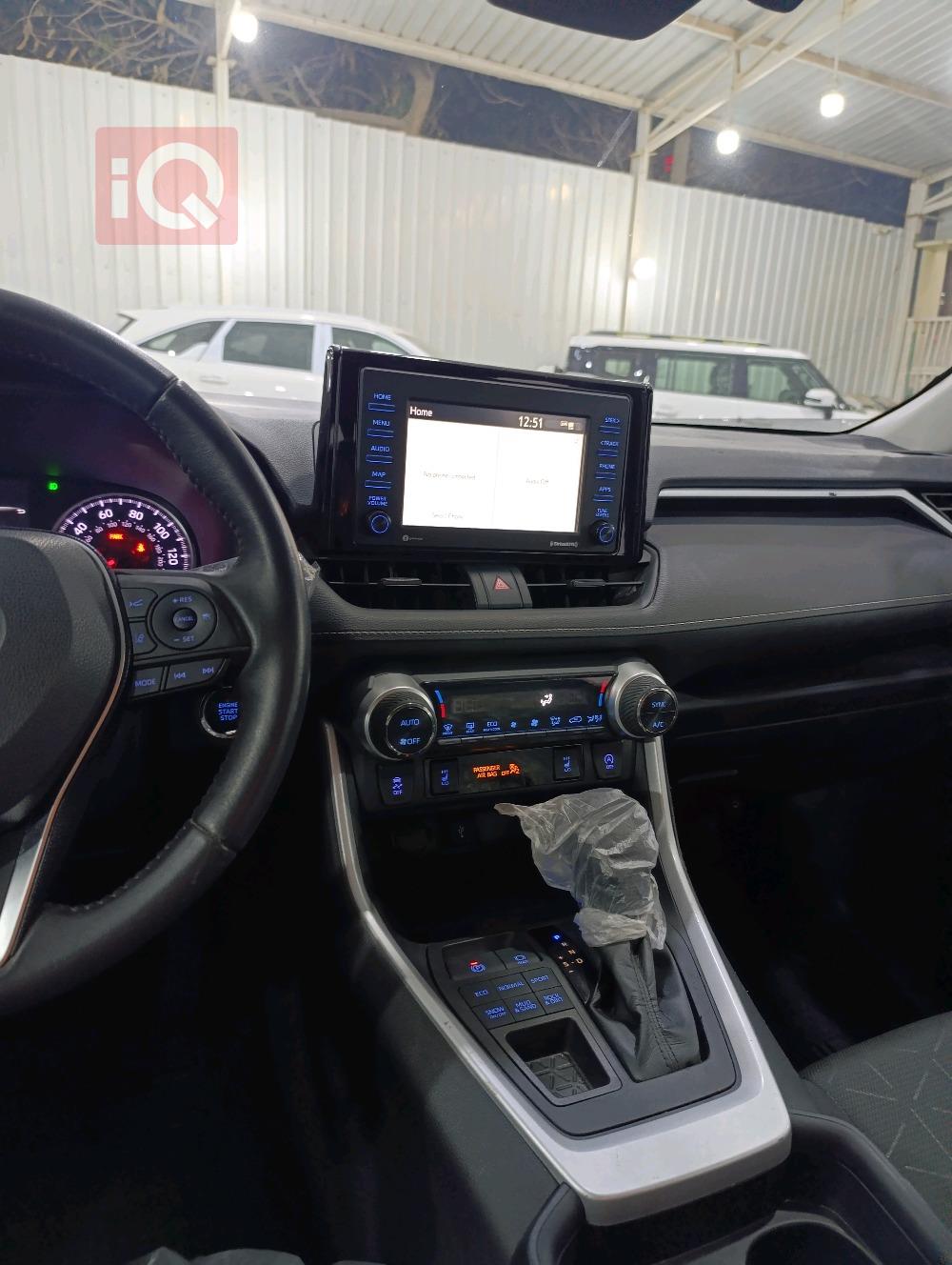 تۆیۆتا ڕاڤ 4